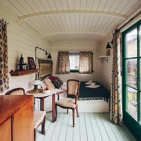 Retro Schreib&spielwaren Διαμέρισμα *